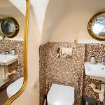 Апартаменты Tresor De Chambre,