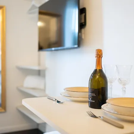 Tresor De Chambre, Apartment *
