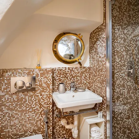 アパート Tresor De Chambre, ボルディゲーラ